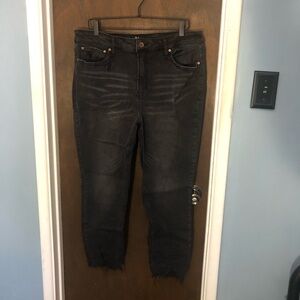 Terra & Sky black cropped jeans.